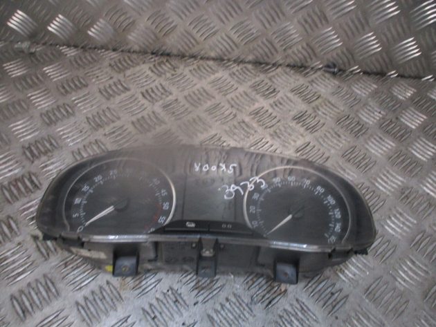 2013 GENUINE SKODA RAPID SPEEDOMETER INSTRUMENT CLUSTER CLOCK 5JA920910C
