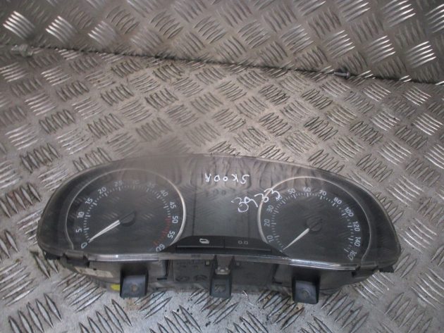 2013 GENUINE SKODA RAPID SPEEDOMETER INSTRUMENT CLUSTER CLOCK 5JA920910C - Image 2