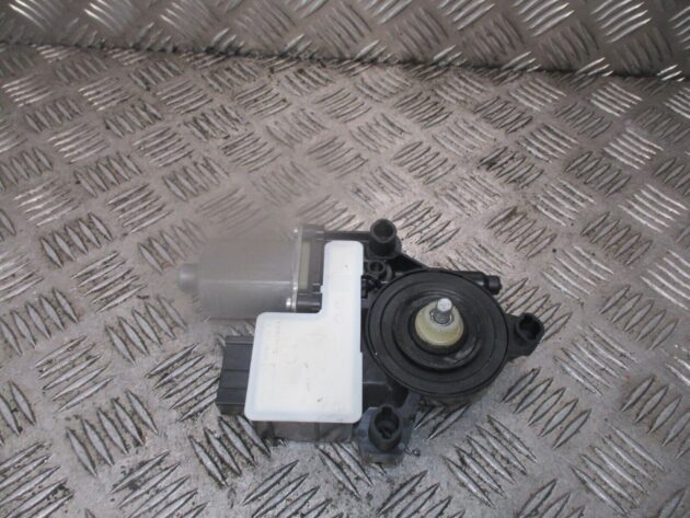 2018 GENUINE SEAT ARONA FRONT RIGHT DRIVER SIDE DOOR WINDOW MOTOR 2Q2959881C