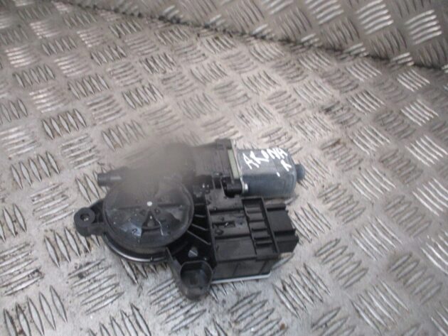 2018 GENUINE SEAT ARONA FRONT RIGHT DRIVER SIDE DOOR WINDOW MOTOR 2Q2959881C - Image 3