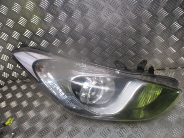 2013 GENUINE HYUNDAI I30 FRONT RIGHT DRIVER SIDE HEADLIGHT LAMP 92102A6010