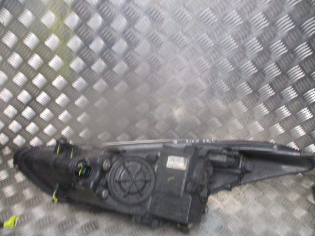 2013 GENUINE HYUNDAI I30 FRONT RIGHT DRIVER SIDE HEADLIGHT LAMP 92102A6010 - Image 4