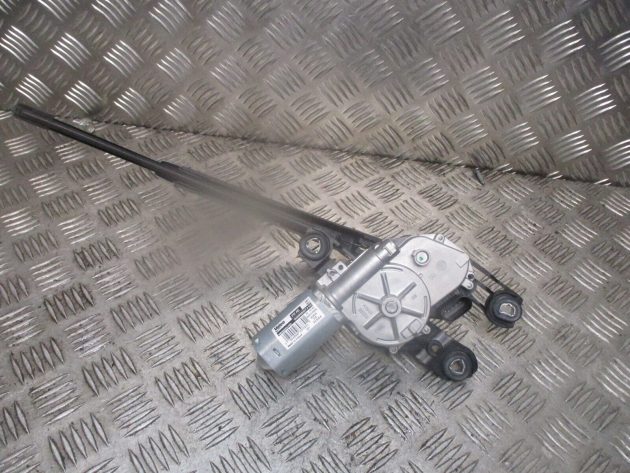 2015 GENUINE VW GOLF MK7 REAR WINDSCREEN WIPER MOTOR 5G0955711C - Image 3