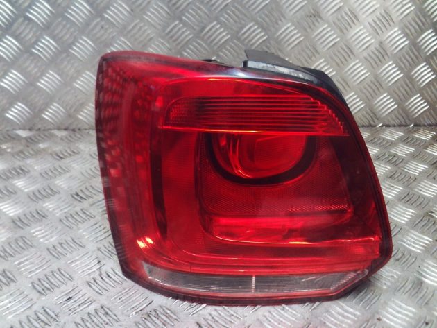 2012 GENUINE VW POLO 6R REAR LEFT PASSENGER SIDE TAILLIGHT LAMP 6R0945095AH - Image 2
