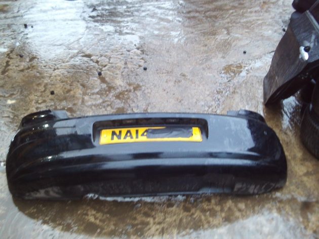 2014 GENUINE VW POLO 6R REAR BUMPER COMPLETE - Image 2