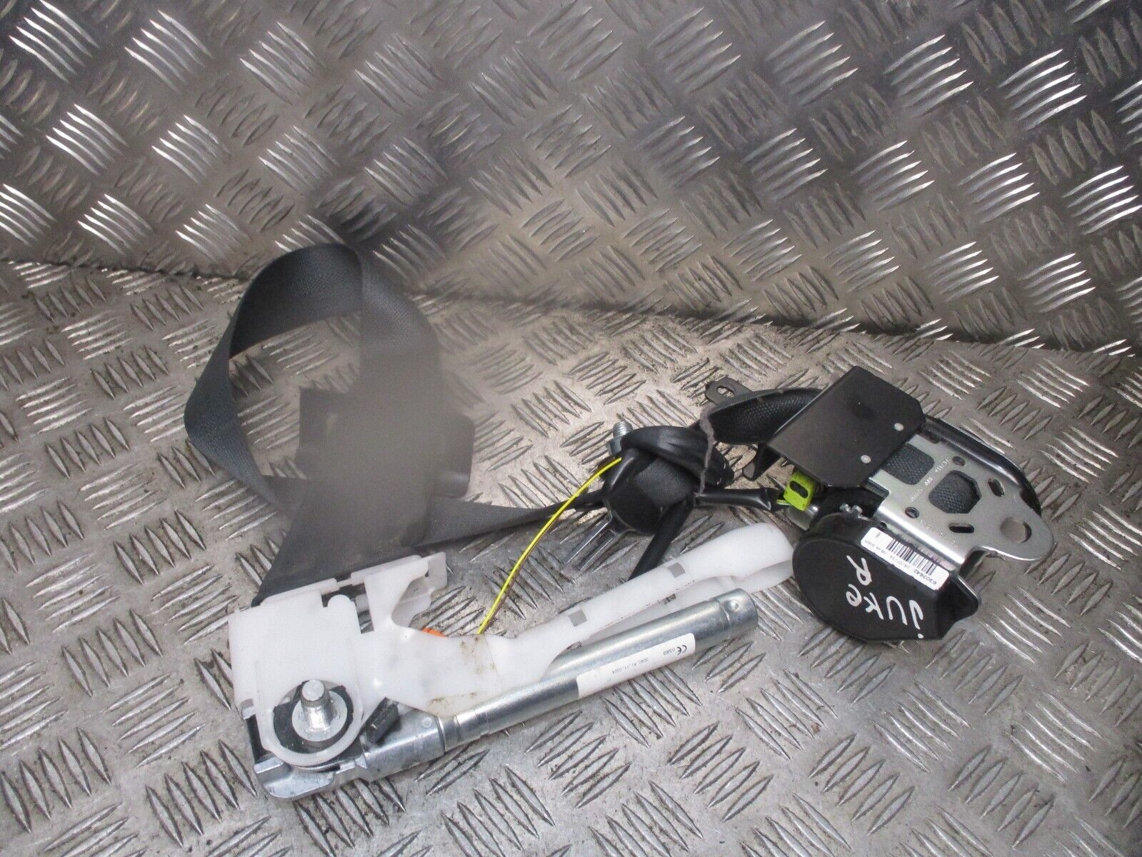 2015 GENUINE NISSAN JUKE FRONT RIGHT DRIVER SIDE SEAT BELT 6307642 - Image 3