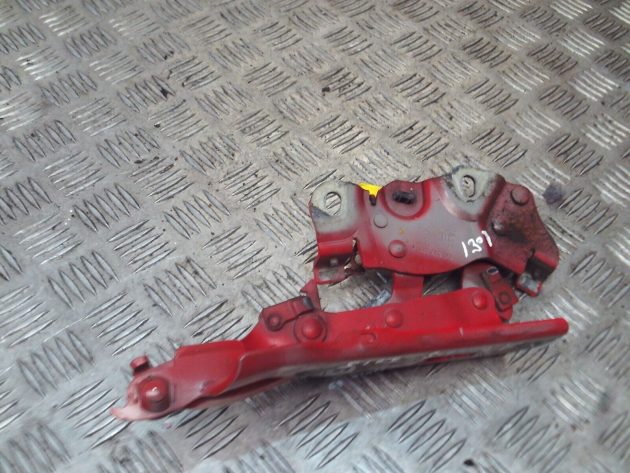 2015 AUDI A3 8V FRONT LEFT SIDE BONNET HINGE 8V0823301F 8V0823823F OEM