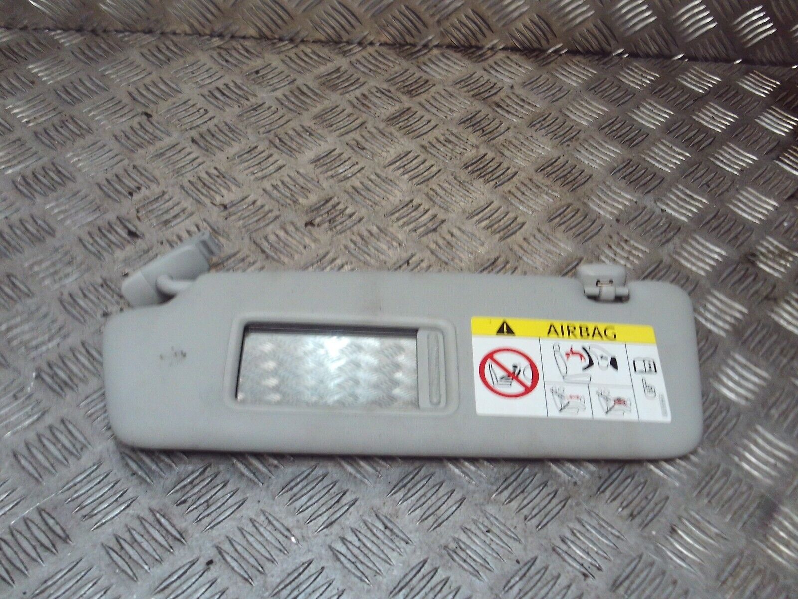 2015 GENUINE AUDI A3 8V FRONT LEFT PASSENGER SIDE SUNVISOR 8V2857551E - Image 2