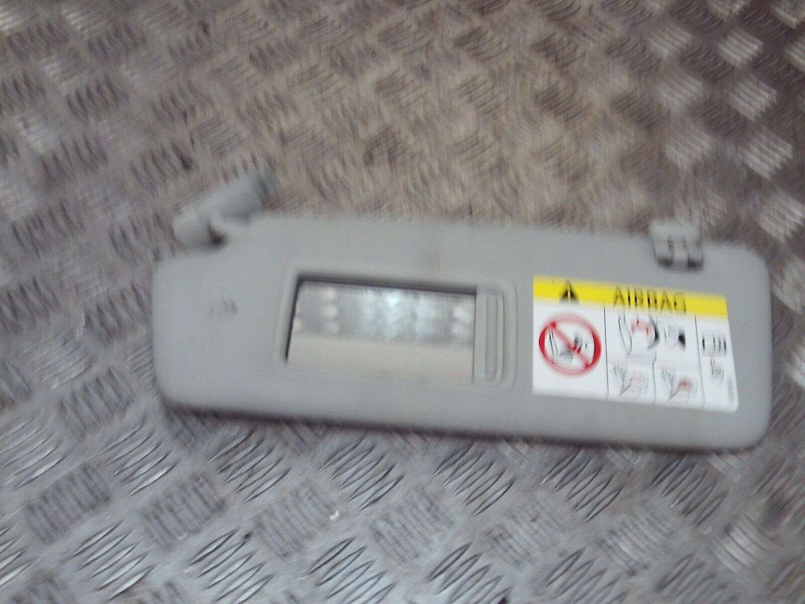 2015 GENUINE AUDI A3 8V FRONT LEFT PASSENGER SIDE SUNVISOR 8V2857551E - Image 3