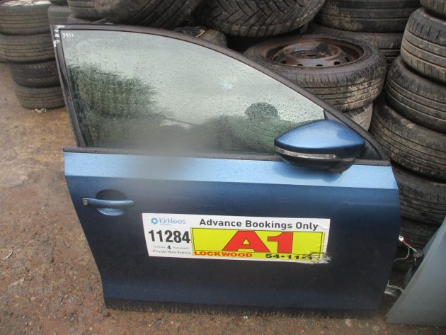 2014 GENUINE VW JETTA FRONT RIGHT DRIVER SIDE BARE SHELL DOOR OSF - Image 2