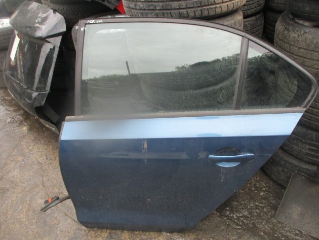 2014 GENUINE VW JETTA REAR LEFT PASSENGER SIDE BARE SHELL DOOR NSR - Image 2