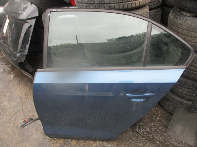 2014 GENUINE VW JETTA REAR LEFT PASSENGER SIDE BARE SHELL DOOR NSR - Image 3