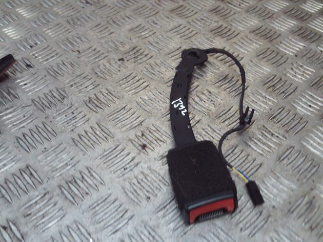 2015 GENUINE AUDI A3 8V FRONT LEFT PASSENGER SIDE SEAT BELT BUCKLE 8V0857755C - Image 3