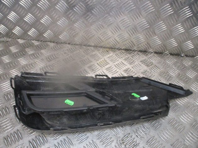2018 GENUINE VW TIGUAN FRONT RIGHT DRIVER SIDE GRILL TRIM 5NA853666D - Image 3