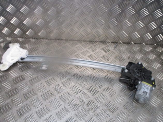 2022 HYUNDAI I20 FRONT LEFT PASSENGER SIDE DOOR WINDOW REGULATOR 82450Q0000 OEM - Image 2