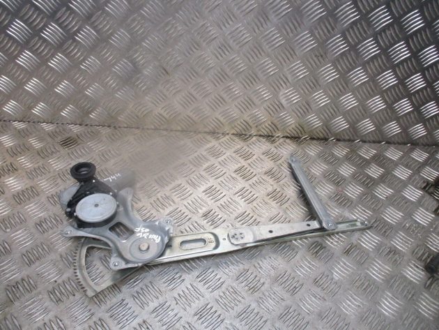 2012 GENUINE TOYOTA PRIUS FRONT RIGHT DRIVER SIDE WINDOW REGULATER OSF - Image 2