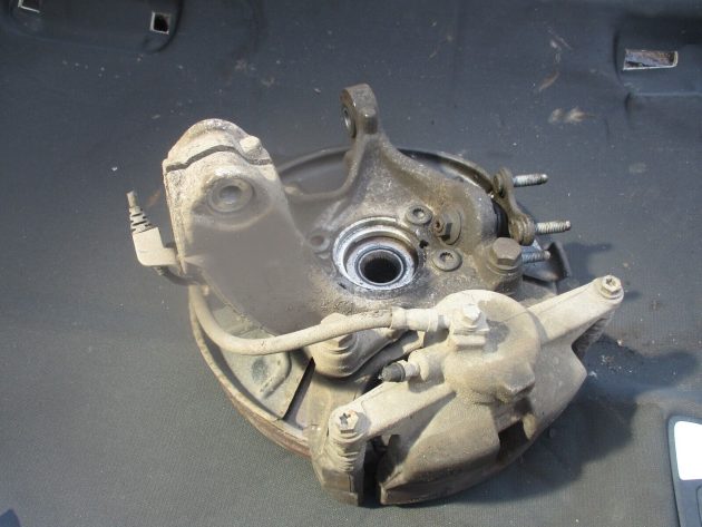 2019 GENUINE SEAT ALHAMBRA 2.0TDI FRONT RIGHT DRIVER SIDE HUB OSF - Image 3