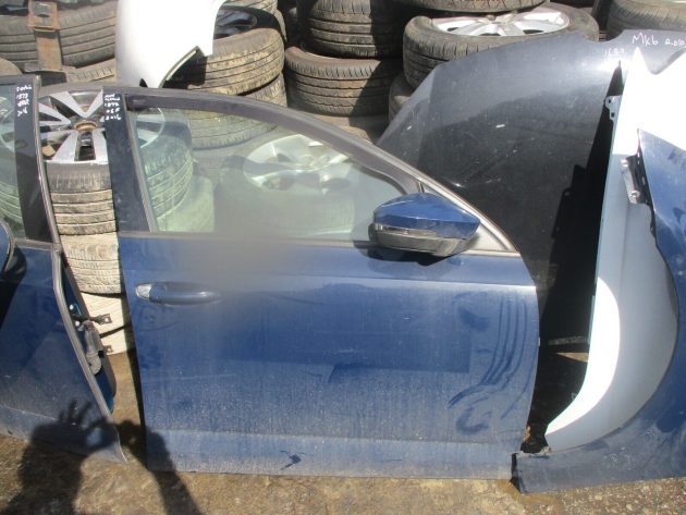 2016 GENUINE SKODA OCTAVIA FRONT RIGHT DRIVER SIDE BARE SHELL DOOR OSF - Image 2