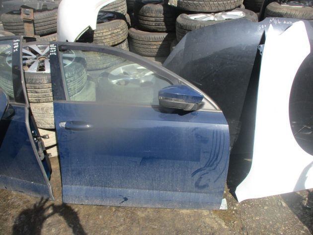 2016 GENUINE SKODA OCTAVIA FRONT RIGHT DRIVER SIDE BARE SHELL DOOR OSF - Image 3