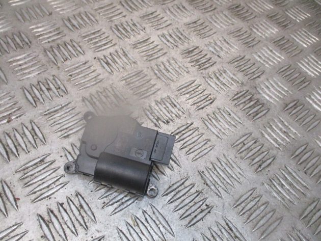 2019 GENUINE SEAT ALHAMBRA 7N AIR FLAP HEATER AC ACTUATOR MOTOR 2Q0907511E - Image 2
