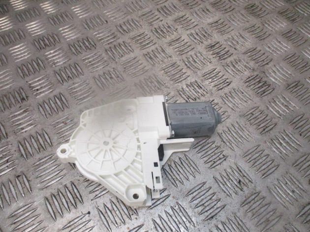2019 SEAT ALHAMBRA 7N FRONT LEFT PASSENGER SIDE DOOR WINDOW MOTOR 8K0959802B OEM - Image 3