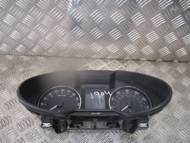 2016 GENUINE SKODA OCTAVIA SPEEDOMETER INSTRUMENT CLUTER CLOCK 5E0920981C - Image 2