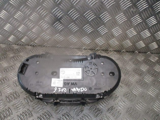 2016 GENUINE SKODA OCTAVIA SPEEDOMETER INSTRUMENT CLUTER CLOCK 5E0920981C - Image 3