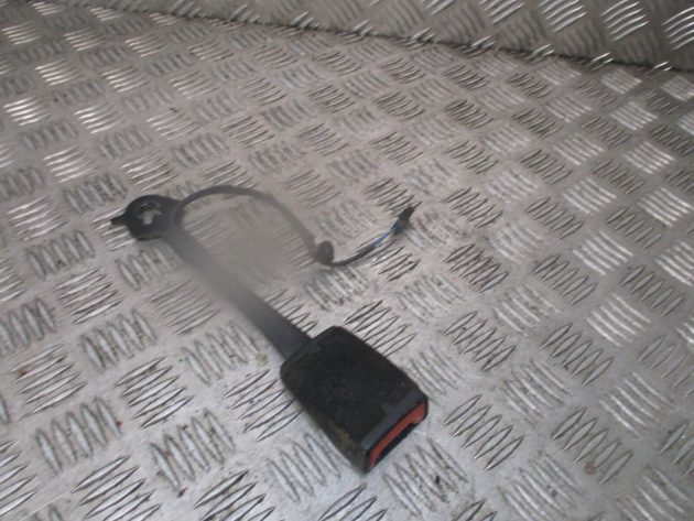2016 GENUINE SKODA OCTAVIA FRONT LEFT PASSENGER SIDE SEAT BELT STALK 5G3857755B