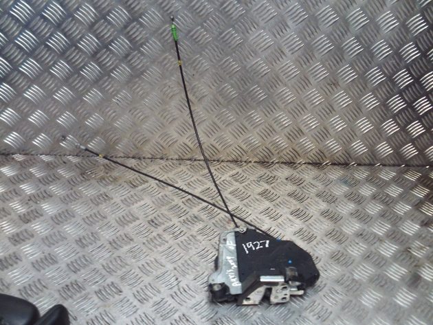 2009 GENUINE TOYOTA AURIS FRONT RIGHT DRIVER SIDE DOOR LOCK MECHANISM - Image 2