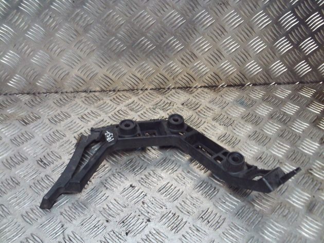 2012 GENUINE VW GOLF MK6 REAR RIGHT DRIVER SIDE BUMPER BRACKET 5K6807394