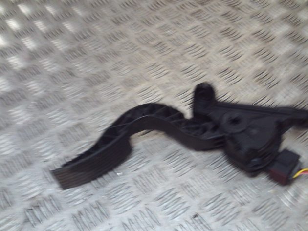 2018 GENUINE HYUNDAI I10 PETROL ACCELERATOR THROTTLE GAS PEDAL 32700-XXXX - Image 2