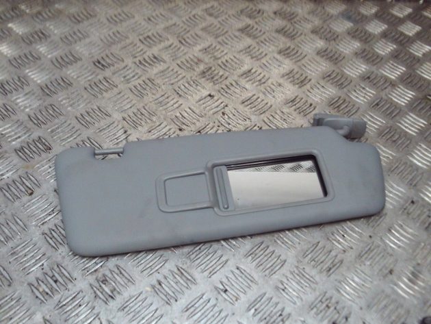 2017 GENUINE AUDI A3 8V FRONT RIGHT DRIVER SIDE SIDE SUNVISOR 8V2857552