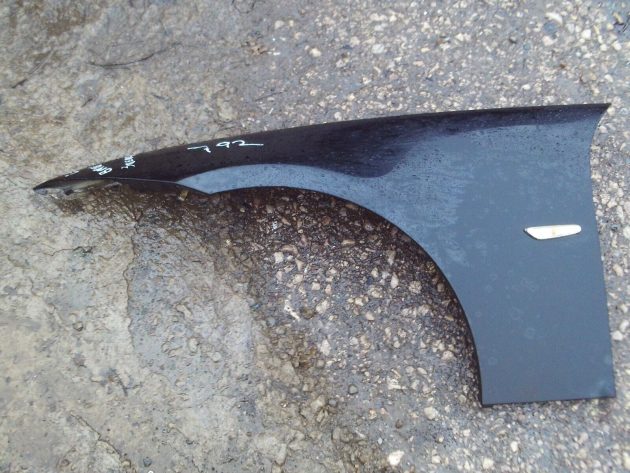 2010 GENUNE BMW 3 SERIES SALOON FRONT LEFT PASSENGER SIDE WING FENDER