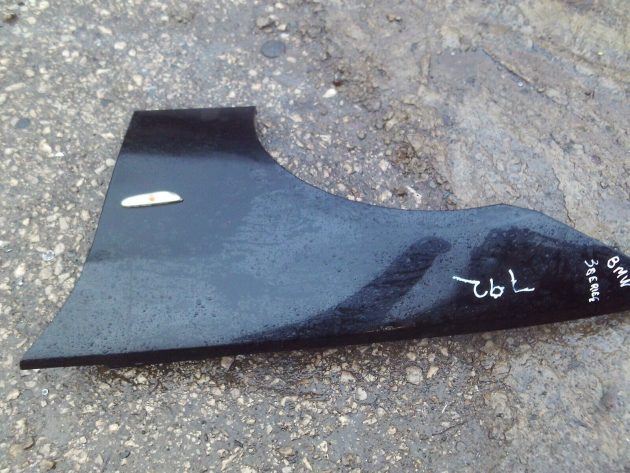2010 GENUNE BMW 3 SERIES SALOON FRONT LEFT PASSENGER SIDE WING FENDER - Image 3