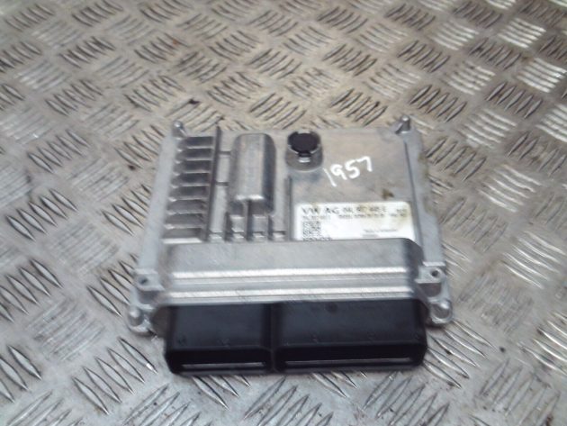 2017 GENUINE AUDI A3 8V ENGINE ECU CONTROL MODULE 04L907445E - Image 2
