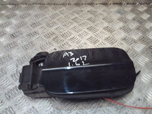 2017 GENUINE AUDI A3 8V REAR FUEL FILLER FLAP CAP COVER 8V4809906F - Image 2