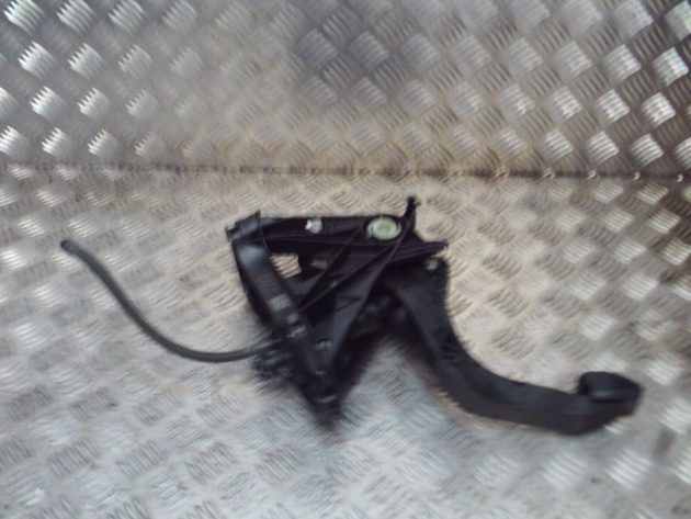 2017 GENUINE AUDI A3 8V 1.6 TDI CLUTCH PEDAL 5Q2721059GG - Image 2