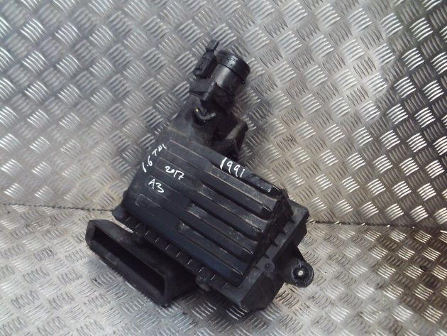 2017 AUDI A3 8V 6 SPEED 1.6 TDI AIR FILTER BOX MASS SENSOR 5Q0129607AE