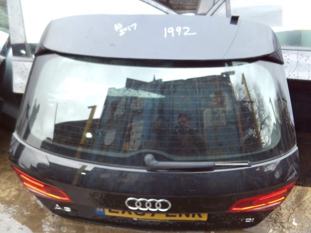 2017 GENUINE AUDI A3 8V HATCHBACK REAR SHELL TAILGATE BOOTLID - Image 3