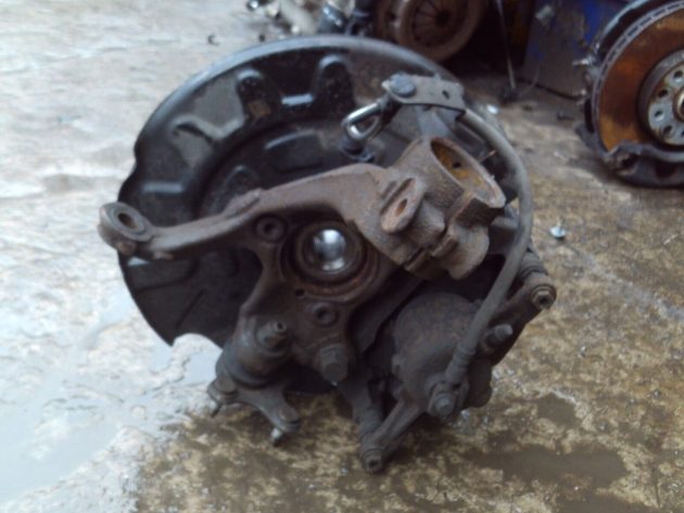 2017 GENUINE AUDI A3 8V 1.6 TDI FRONT LEFT PASSENGER SIDE HUB - Image 3