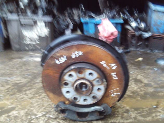 2017 GENUINE AUDI A3 8V 1.6 TDI FRONT RIGHT DRIVER SIDE HUB - Image 2
