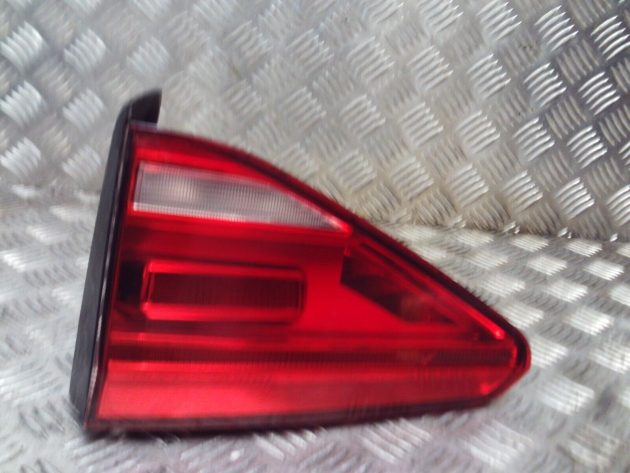 2018 GENUINE VW TOURAN REAR RIGHT DRIVER SIDE INNER TAILLIGHT LAMP 5TA945094E - Image 2