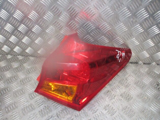 2014 GENUINE TOYOTA AURIS HATCHBACK REAR RIGHT DRIVER SIDE BODY LIGHT LAMP - Image 2