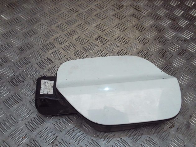 2017 GENUINE VW PASSAT B8 REAR FUEL FILLER FLAP CAP COVER 3G9809857 - Image 2