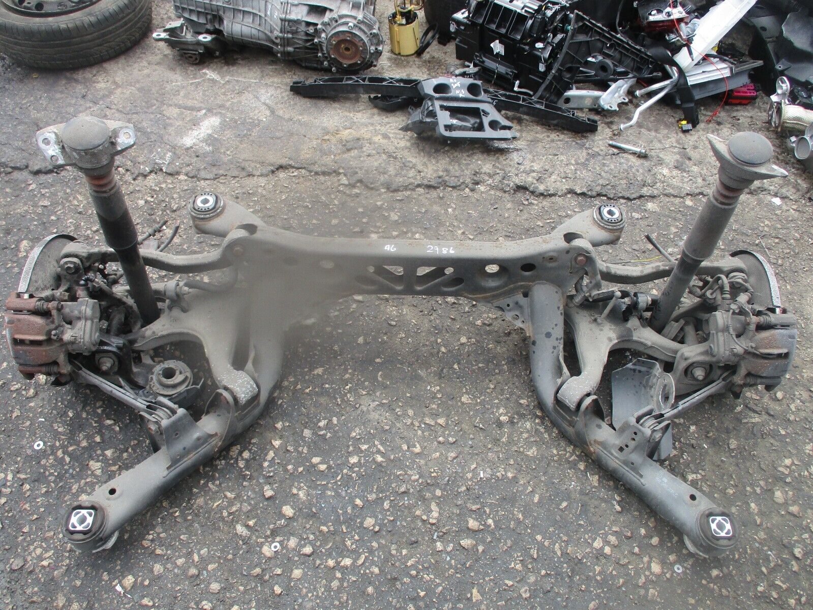 2015 GENUINE AUDI A6 SLINE SALOON REAR COMPLETE AXLE - Image 3