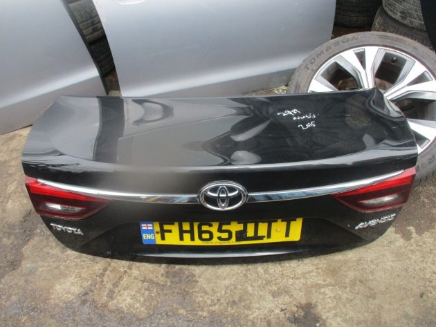 2015 GENUINE TOYOTA AVENSIS SALOON REAR BARE SHELL TAILGATE BOOTLID