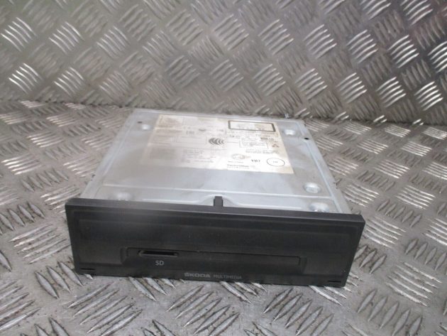 2016 GENUINE SKODA OCTAVIA MULTIMEDIA RADIO CD PLAYER HEAD UNIT 5Q0035842B