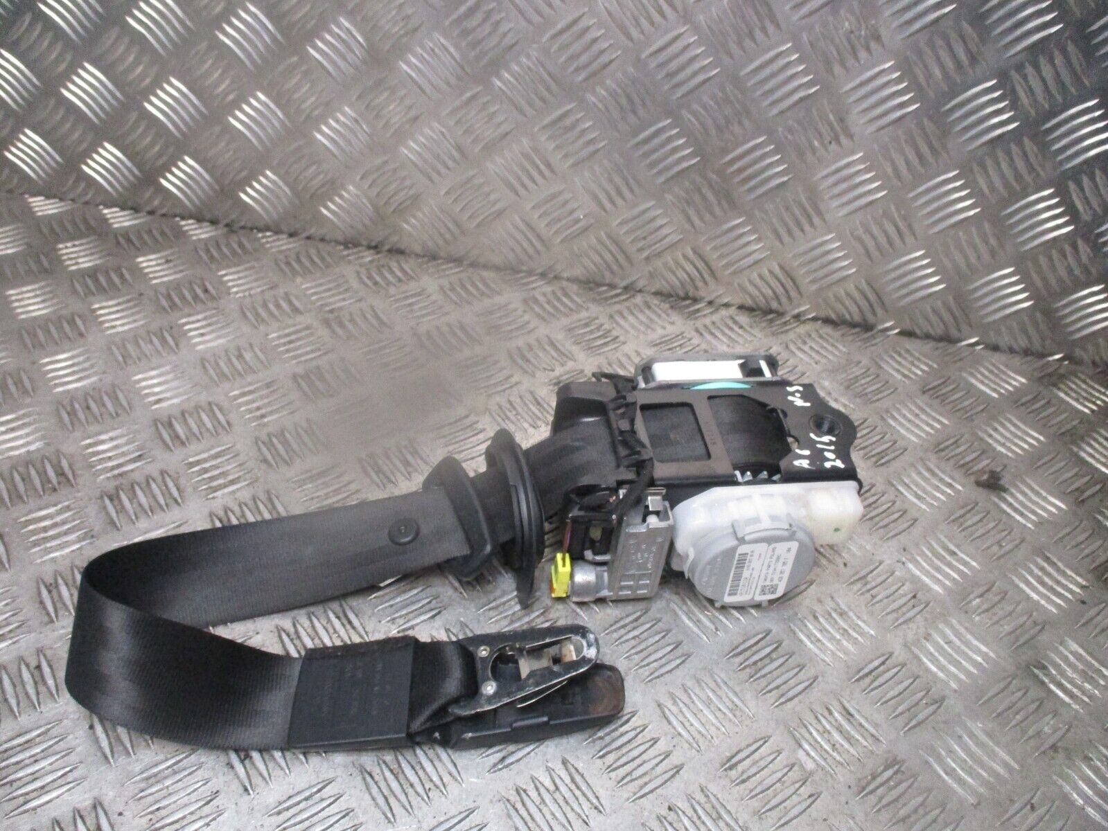 2016 GENUINE AUDI A6 4G FRONT LEFT PASSENGER SIDE SEAT BELT 4G8857705F - Image 3