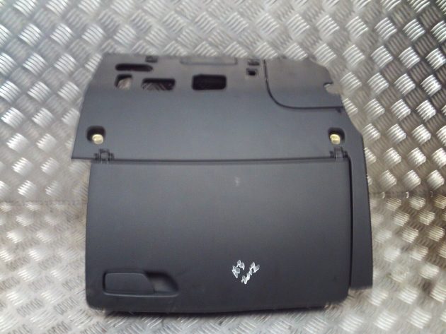 2017 GENUINE AUDI A3 8V GLOVE BOX STORAGE DEPARTMENT 8V2857557 - Image 2