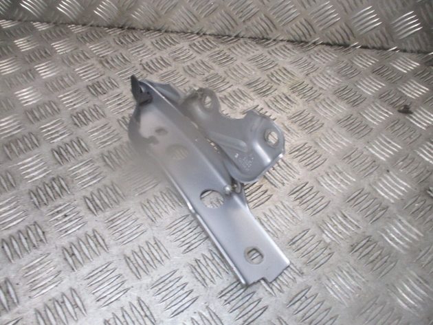 2016 GENUINE AUDI A6 4G FRONT RIGHT DRIVER SIDE BONNET HINGE 4G8823302E - Image 2